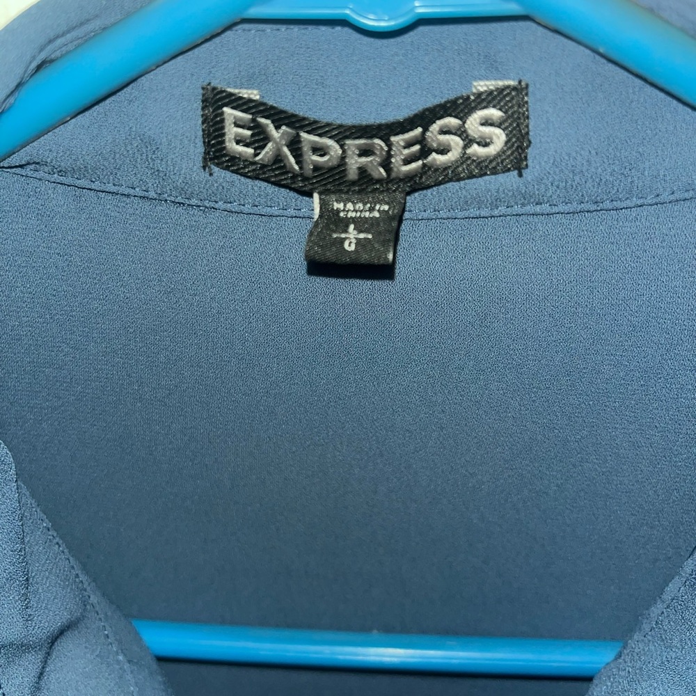 Express blouse large half button down 3/4 or long sleeve - Picture 2 of 3